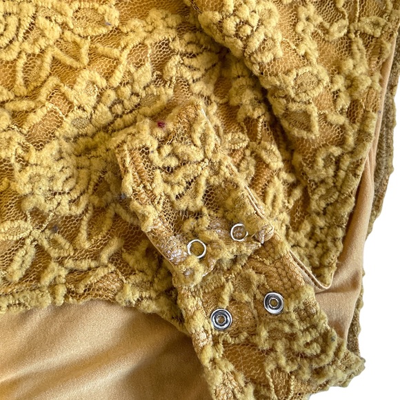 ❤️‍🔥3/$22❤️‍🔥 Mustard yellow cheeky floral lace cami bodysuit - Picture 10 of 13